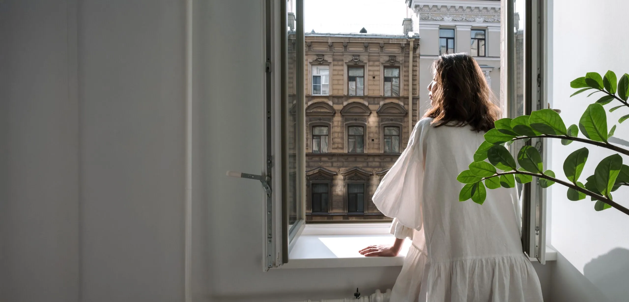 Femme à la fenêtre